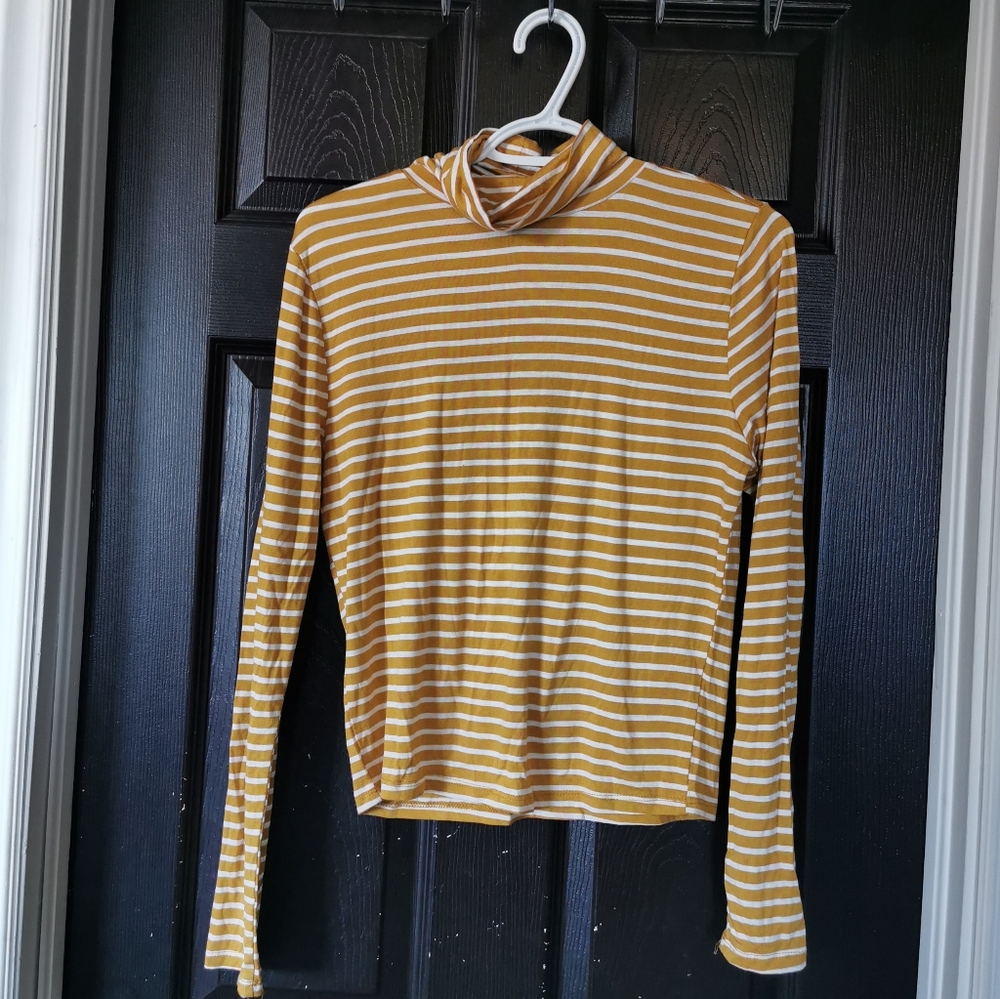 Women's long sleeve turtle neck